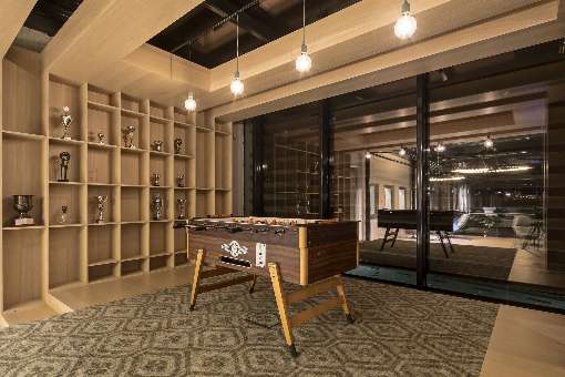 Photo 4: Coziness radiates from this room. Photo: IFN/Decospan Group